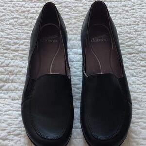 Dansko Women's Classic Black Flats